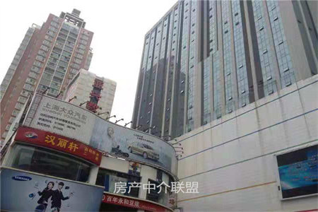 江城旁电梯精装通透两卧证在手满二龙飞山城采光佳